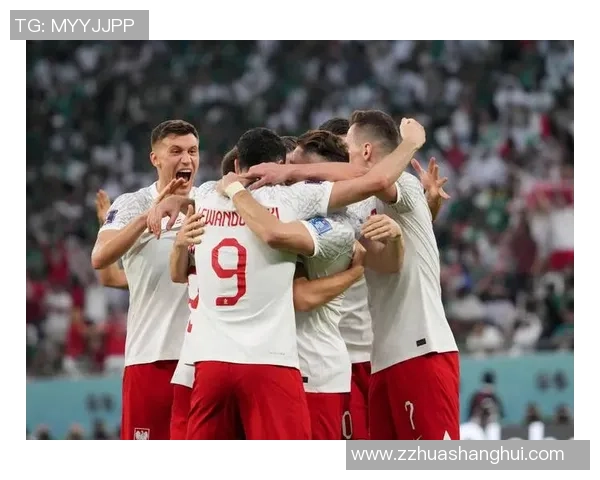 足球球星用心形图案展现热爱与力量,展现竞技场上的激情与温暖 足球球星用心形图案展现热爱与力量,展现竞技场上的激情与温暖